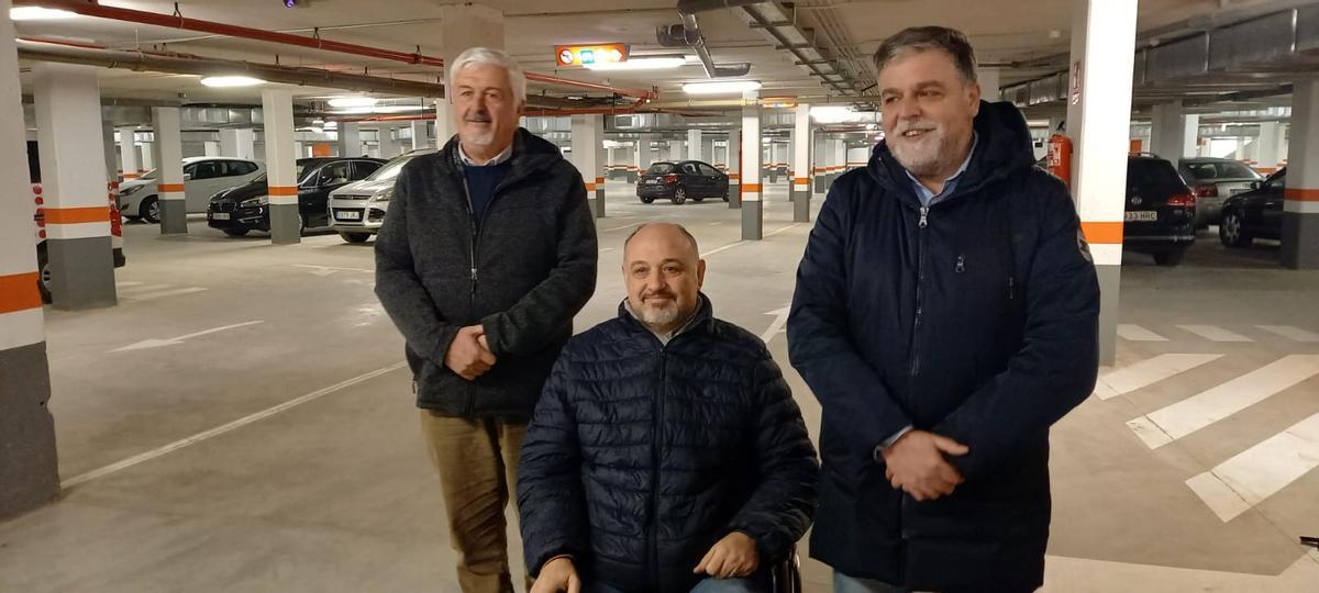 El concejal Andrés Martínez, el presidente de Integrados, Antonio Ruescas, y el alcalde Fulgencio Cerdán.