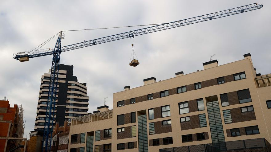 El alza de los intereses ralentiza la vivienda tras un récord de precios en 2022