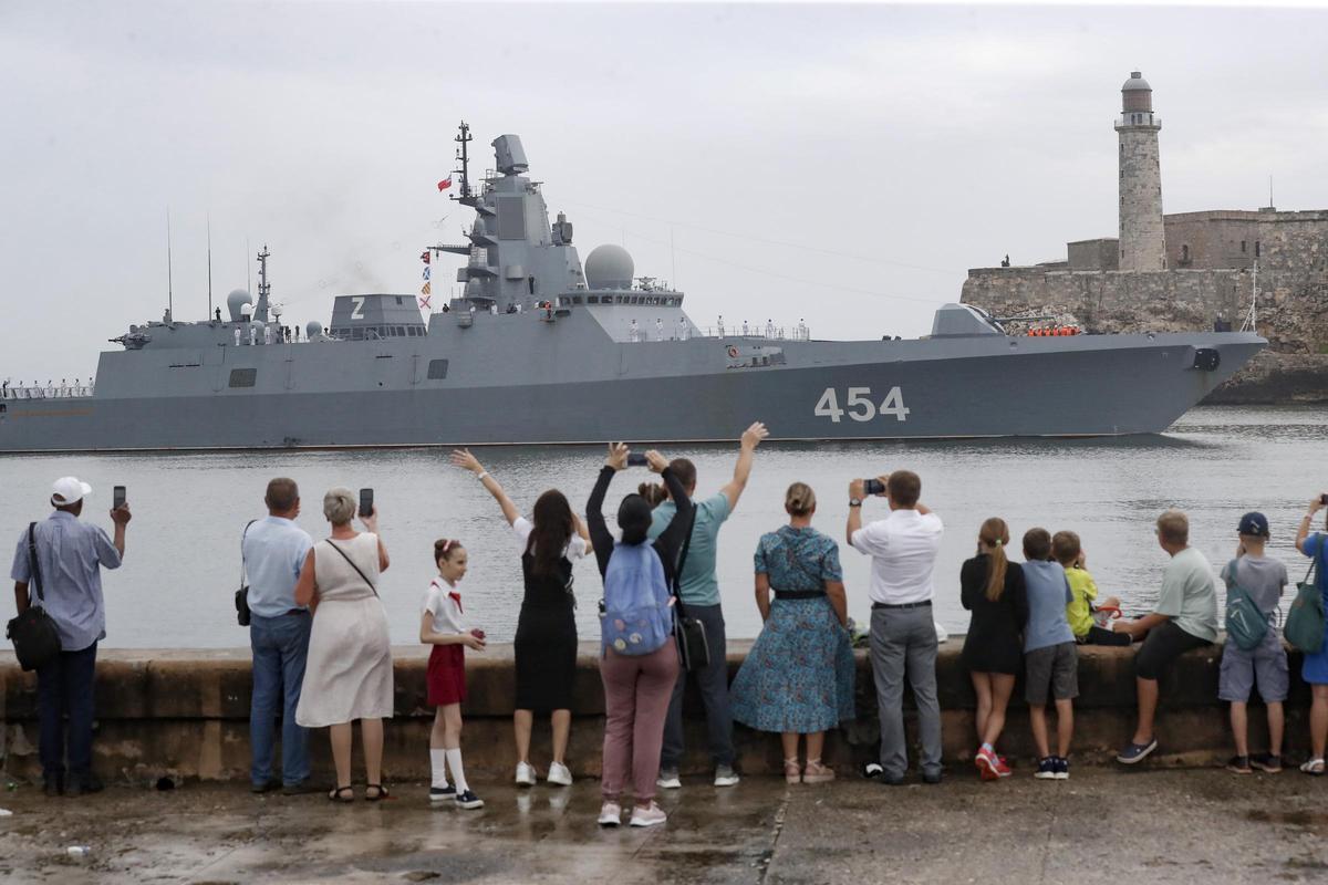 Llegan a La Habana una fragata y un submarino nuclear rusos