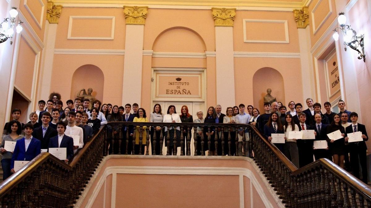 Estudiantes premiados en las Olimpiadas Científicas.
