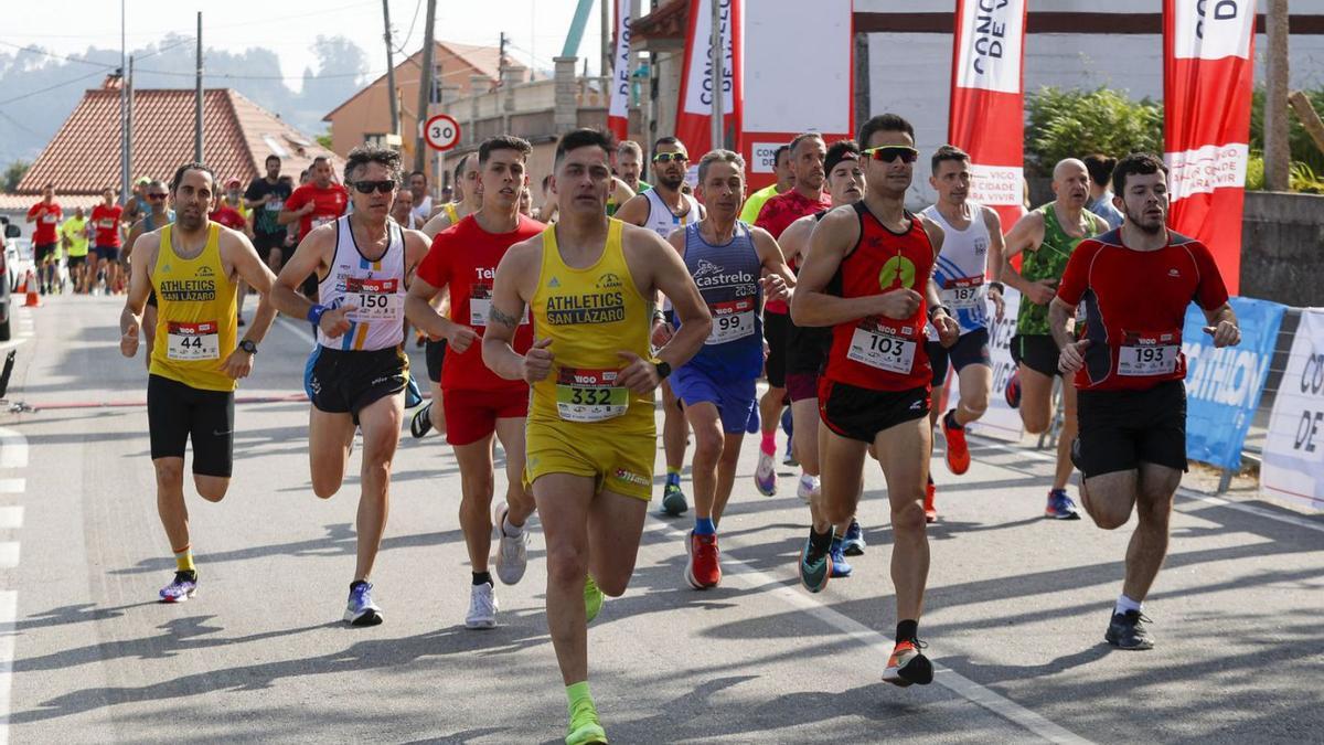 Imagen de la carrera disputada ayer en Beade. |  // RICARDO GROBAS