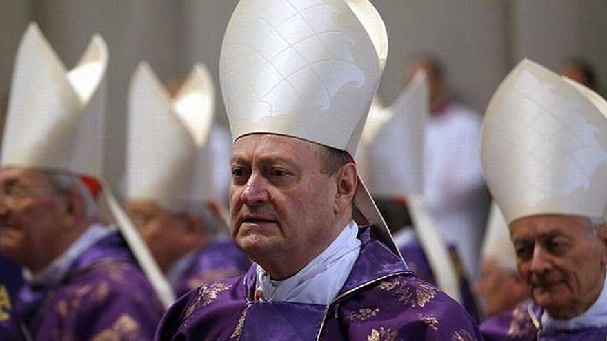 El Vaticano alerta de &quot;presiones inaceptables para condicionar&quot; el voto de los cardenales