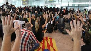 La protesta convocada por Tsunami Democrátic para bloquear el aeropuerto de El Prat en 2019.