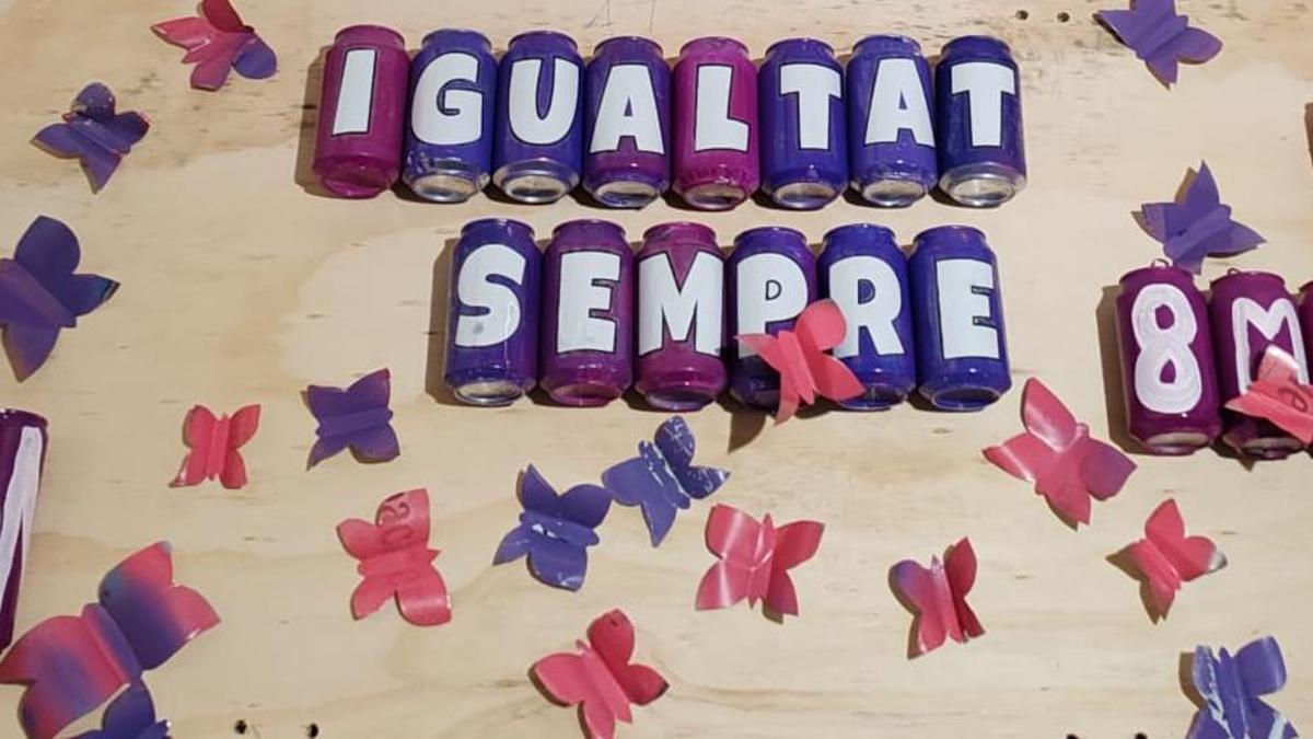 Una pancarta elaborada en Algaida con motivo del 8M.