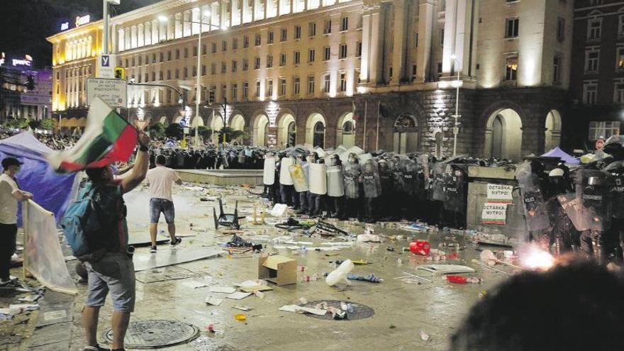 Protesta el pasado miércoles frente al Parlamento búlgaro en Sofía, la capital.