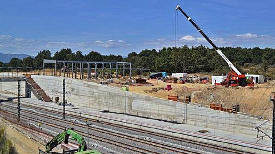 La estación de Otero, lo más retrasado del tramo Zamora-Sanabria