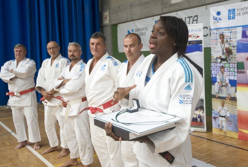 Homenaje en A Coruña a María Bernabéu