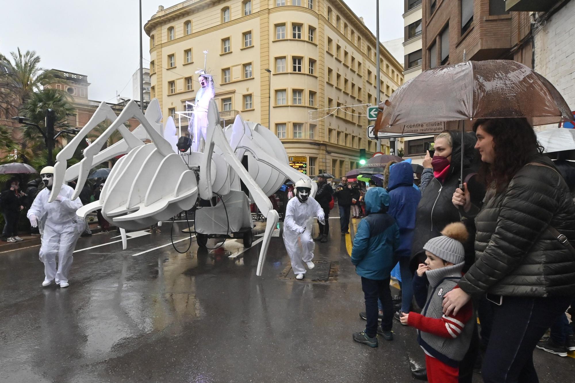 Teatro y música en el desfile de animación de la Magdalena