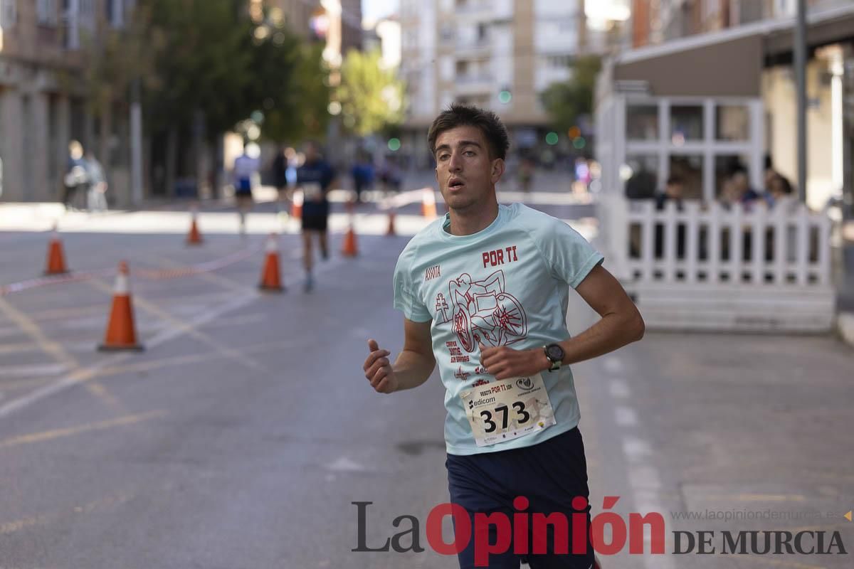 Carrera '10K Assota por ti' en Caravaca (salida y giro primera vuelta)