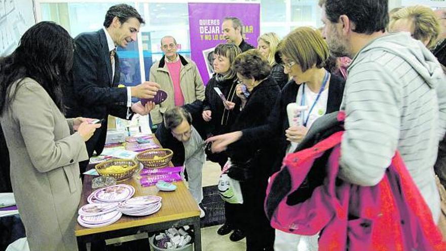 La jornada en  el HUCA sobre  los estragos del tabaco, un éxito de público