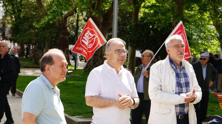 Los candidatos de PSOE, BNG y Compostela Aberta se dejan ver a las puertas de las urnas