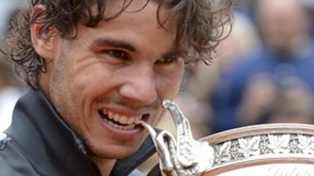 Nadal tras conquistar su séptimo Roland Garrós con el reloj de la marca Richard Mille que desde 2010 luce en todos sus partidos, en vitud de un acuerdo de patrocinio