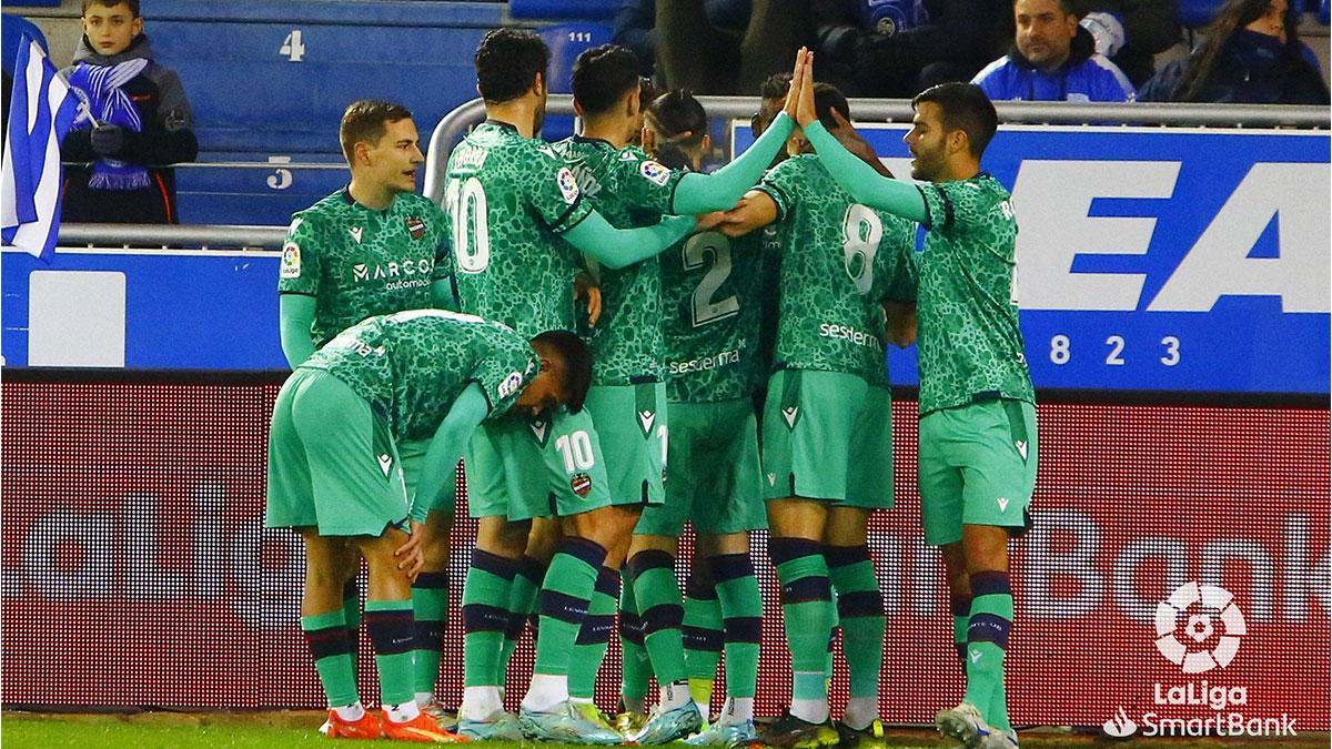 Resumen, goles y highlights del Alavés 0 - 2 Levante de la jornada 20 de LaLiga Smartbank
