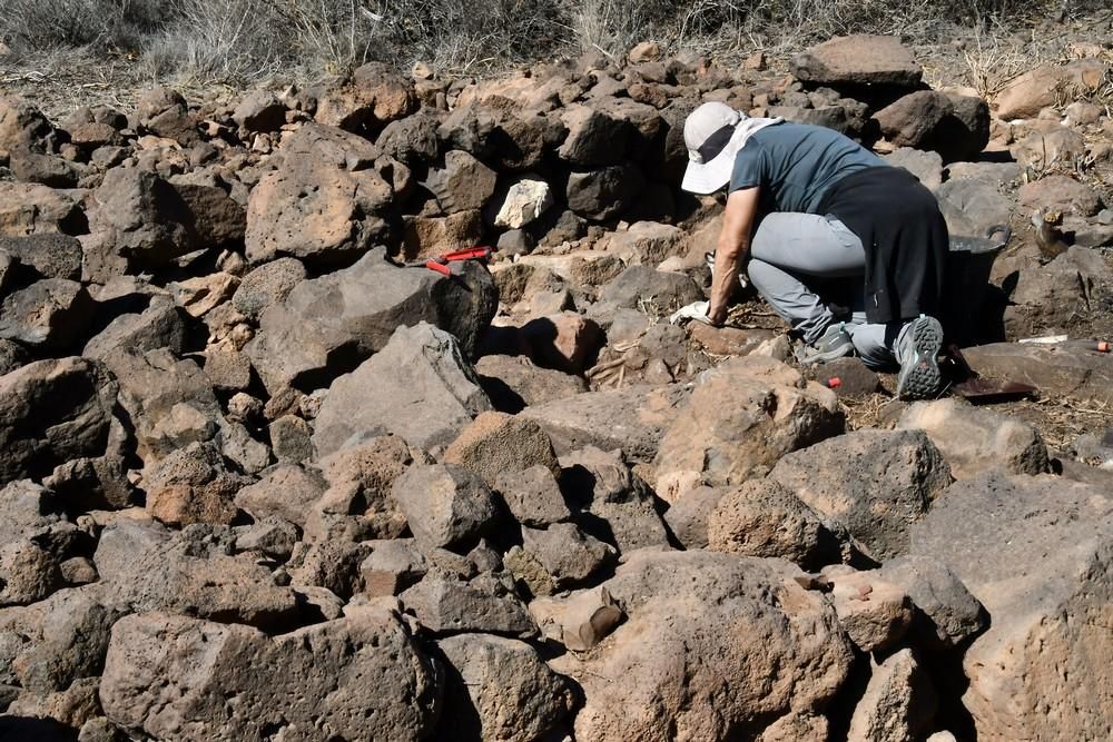 Hallan en La Fortaleza estructuras funerarias desconocidas en Canarias