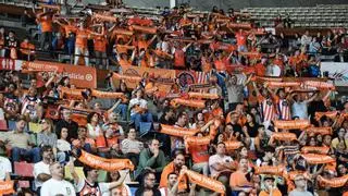 La marea naranja del Leyma Coruña vuelve a colorear la Liga Endesa