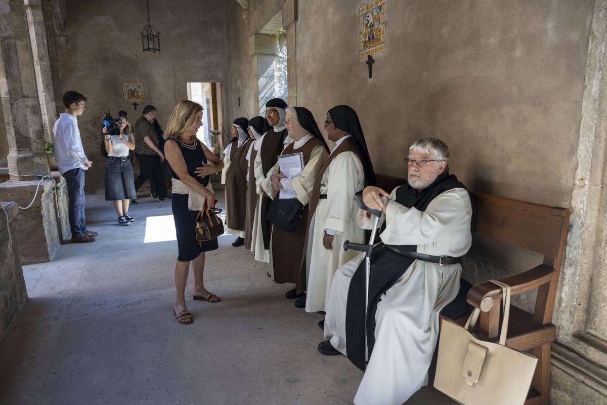 La rueda de prensa de las religiosas del monasterio de Santa Isabel en imágenes