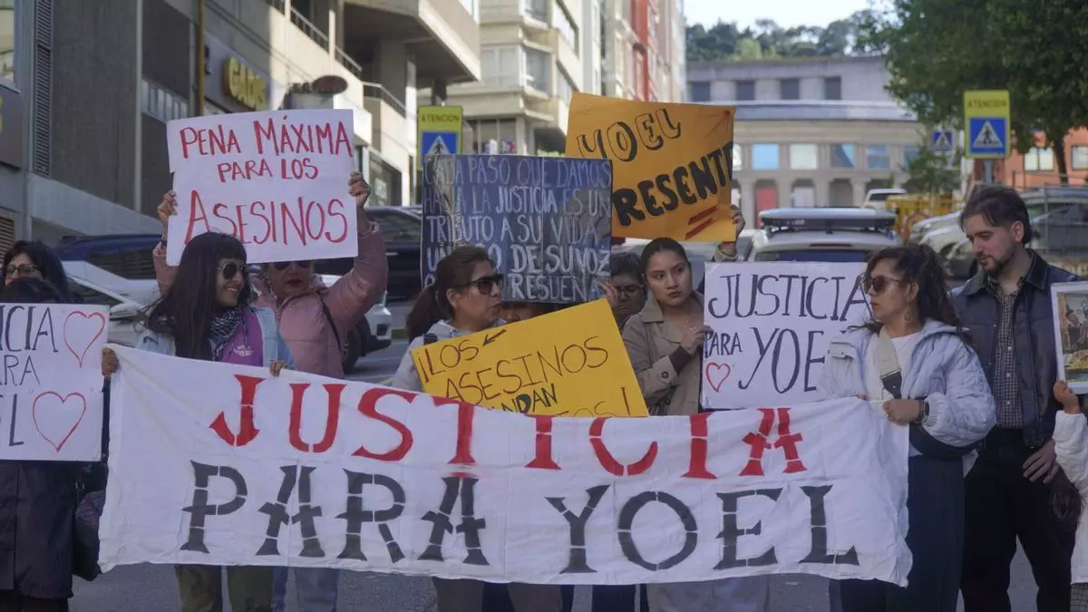 Familia y amigos piden "justicia para Yoel" en A Coruña