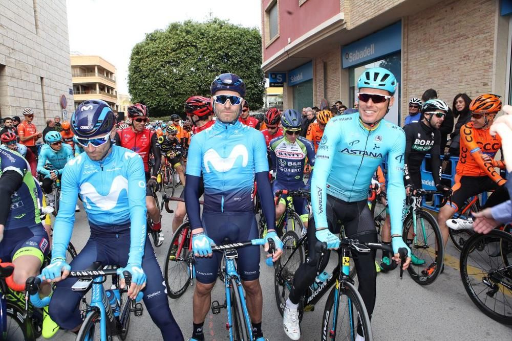 Ambiente a la salida y la llegada de la Vuelta Ciclista a Murcia