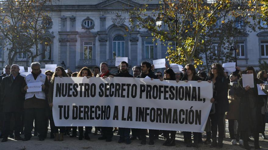 Protesta de los periodistas frente al Supremo por la libertad de prensa