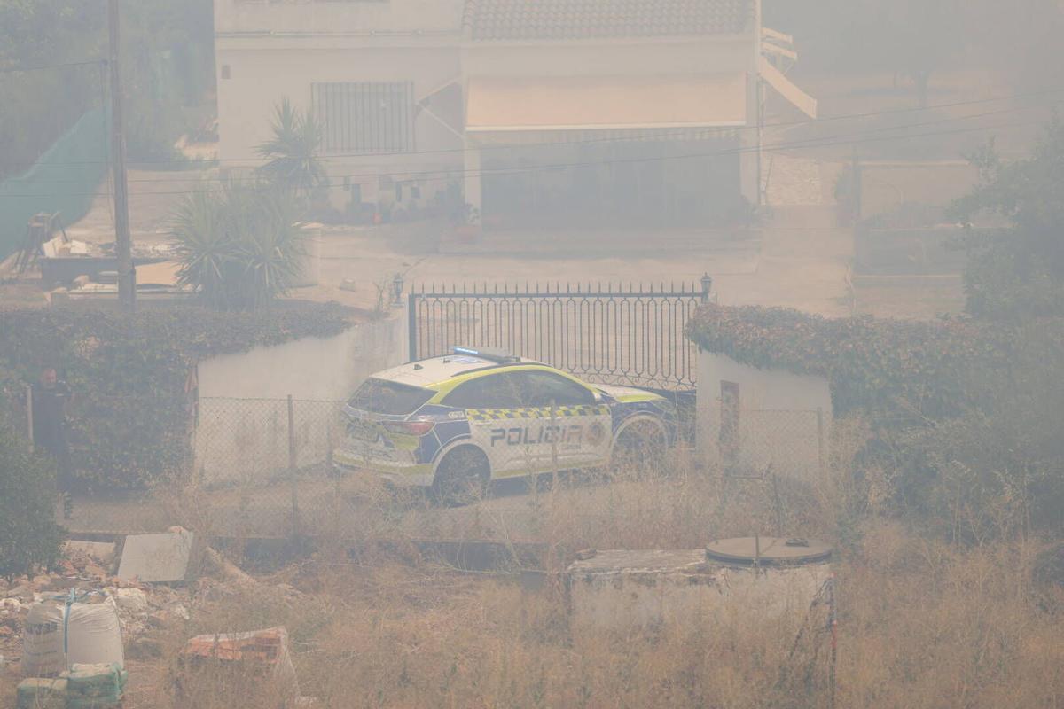 Gran incendio en la carretera del Aeropuerto