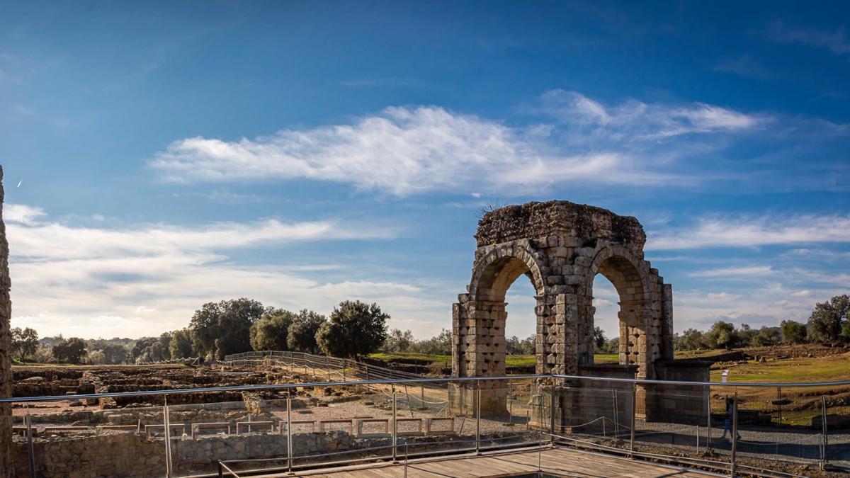 Arco cuadrifonte de Cáparra.