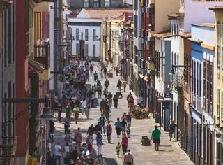 El deterioro del casco histórico obliga a intensificar el control del tráfico