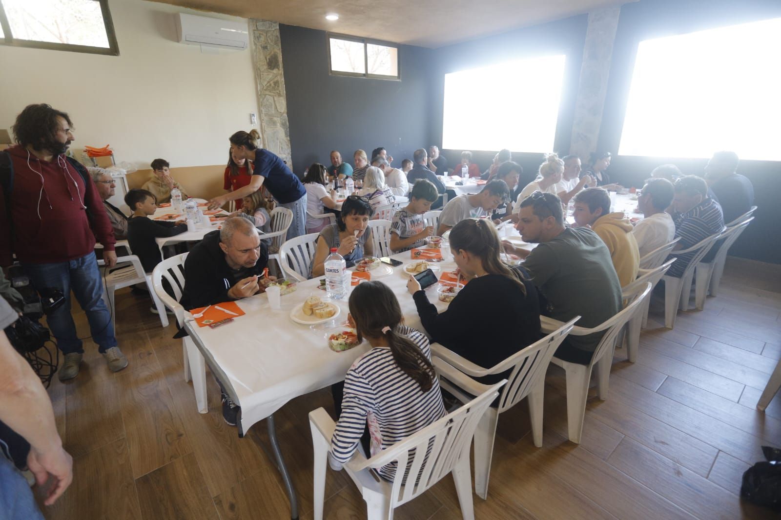 Vecinos desalojados en el camping Altomira de Navajas