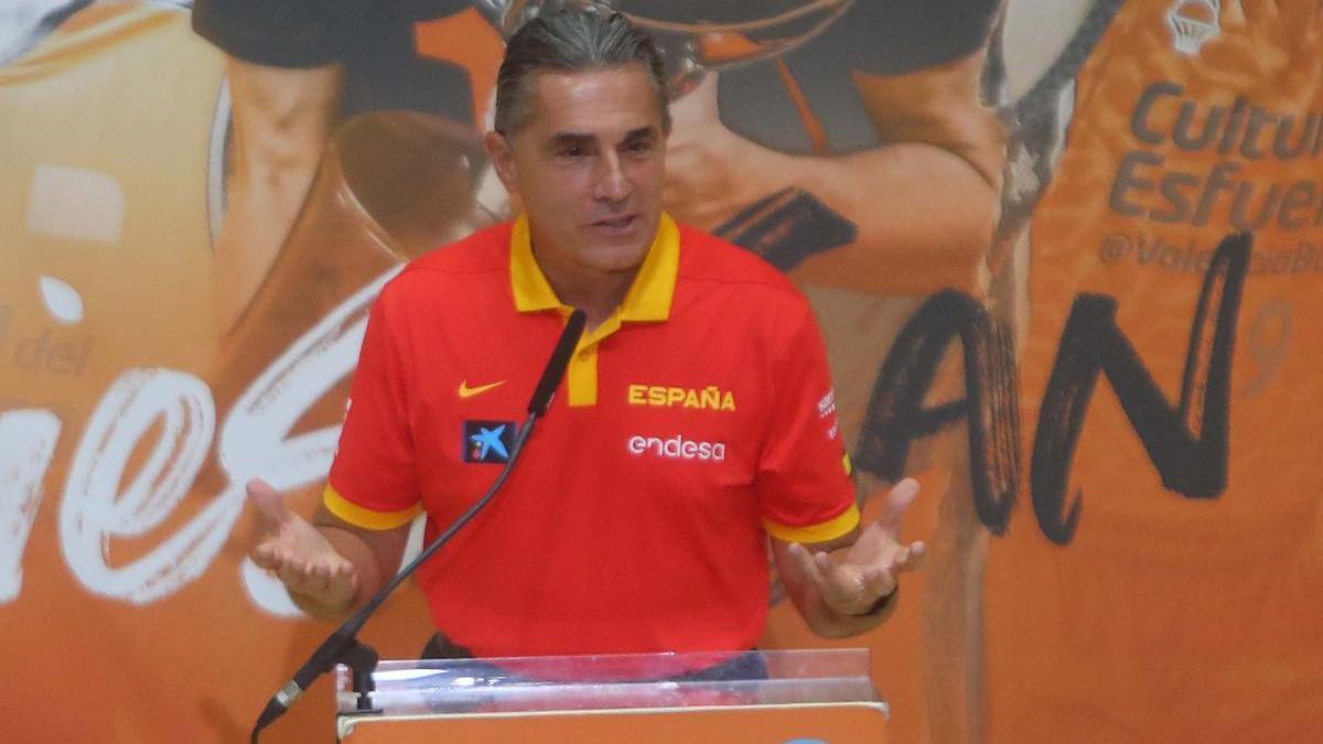 El seleccionador Sergio Scariolo, en una rueda de prensa en La Fonteta