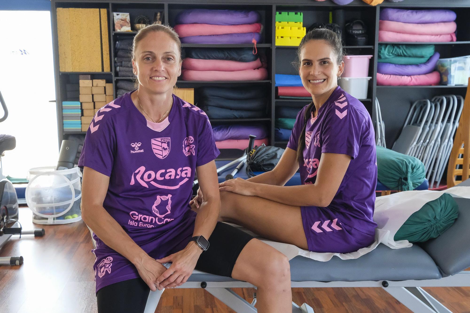 Almudena Rodríguez y Silvia Navarro, jugadoras del Rocasa