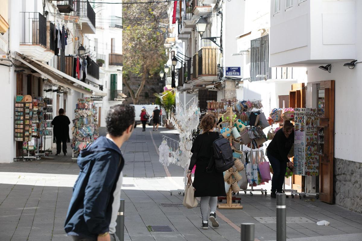 Comercios del puerto de Ibiza