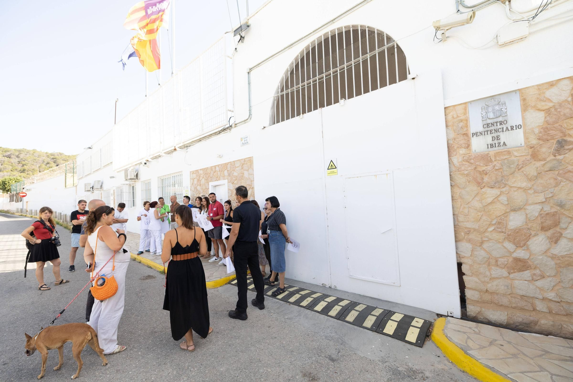 Descubre las fotos de la concentración de protesta de los funcionarios de prisiones de Ibiza