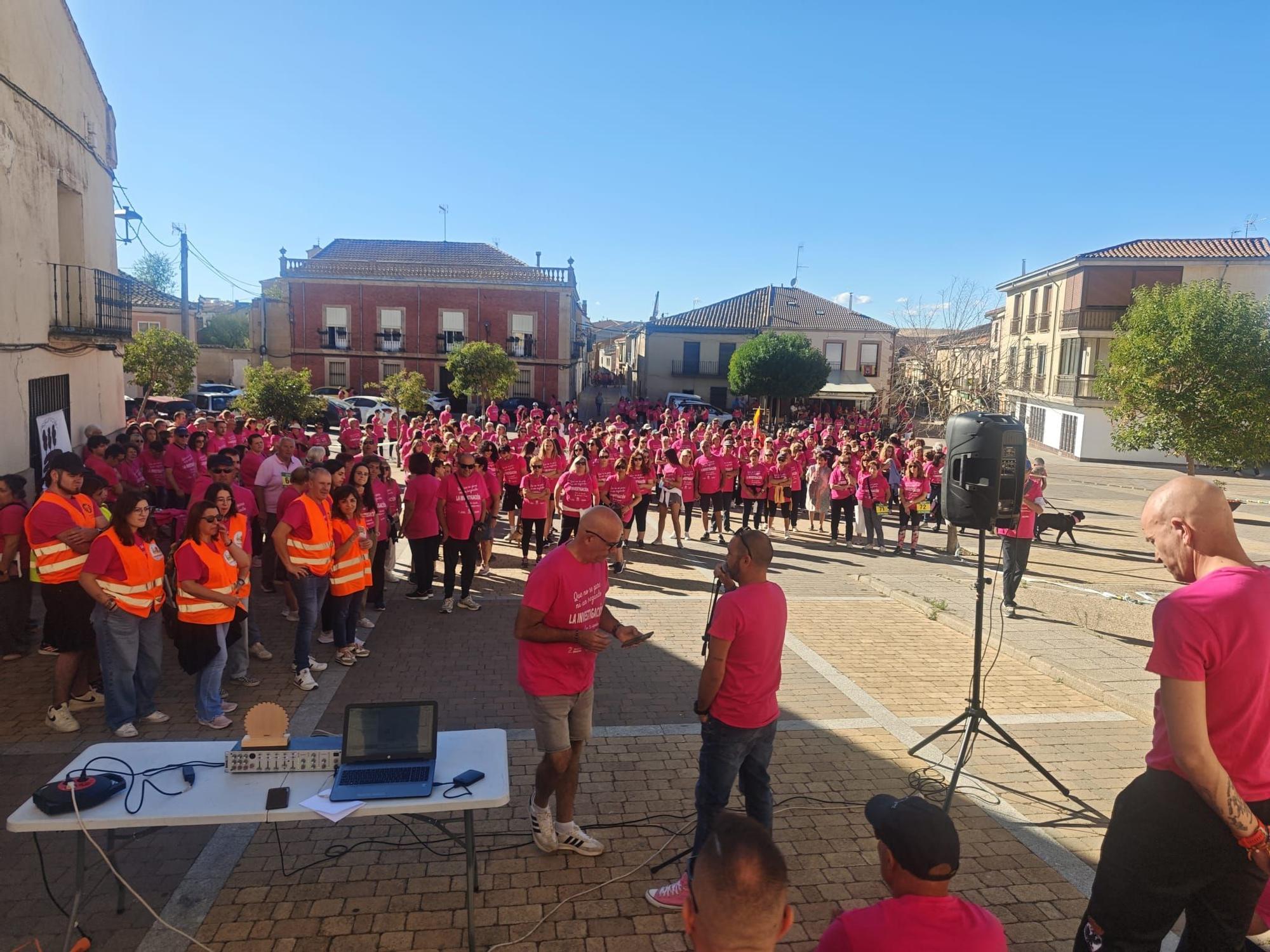 GALERÍA | La marcha de Fuentesaúco por el cáncer en imágenes