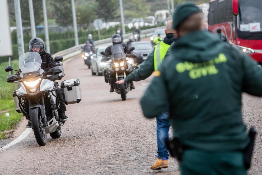 Más de 170.000 valientes desafían a la lluvia en Cheste