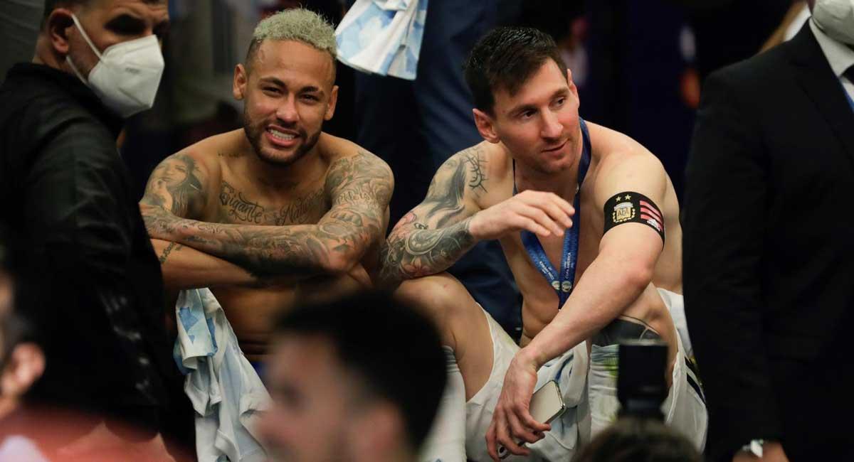 Neymar y Messi, en el túnel de vestuarios al acabar la final.
