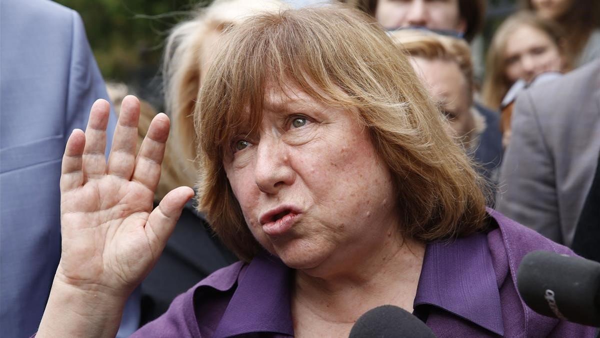 La escritora y Premio Nobel de Literatura, Svetlana Alexievich, en Minsk el 26 de agosto.