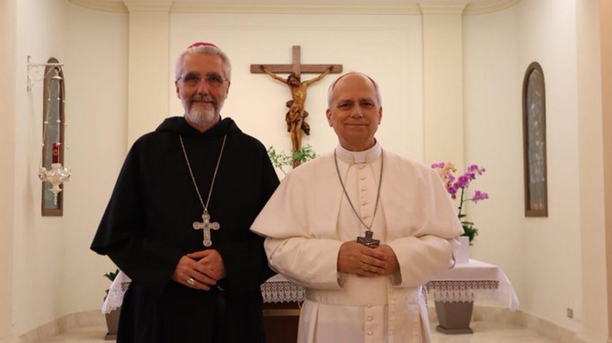 El madrileño Luis Marín de San Martín junto al papa León XIV.