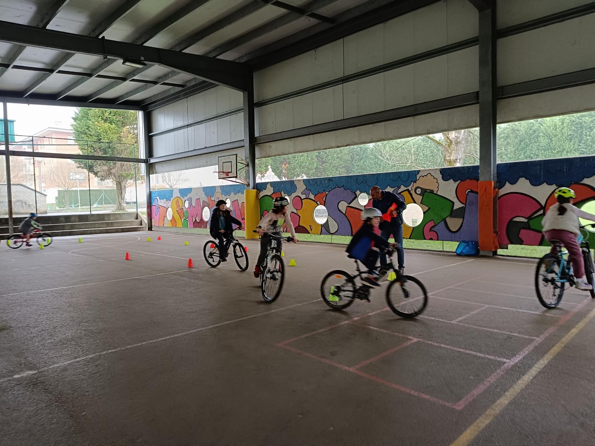 Pasión sobre ruedas: la extraescolar de ciclismo en el colegio de La Fresneda