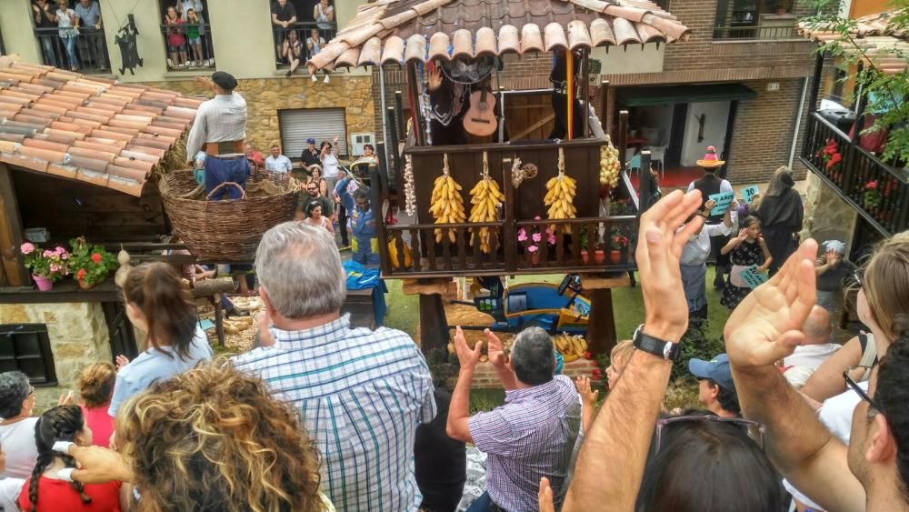 Desfile de carrozas en Valdesoto