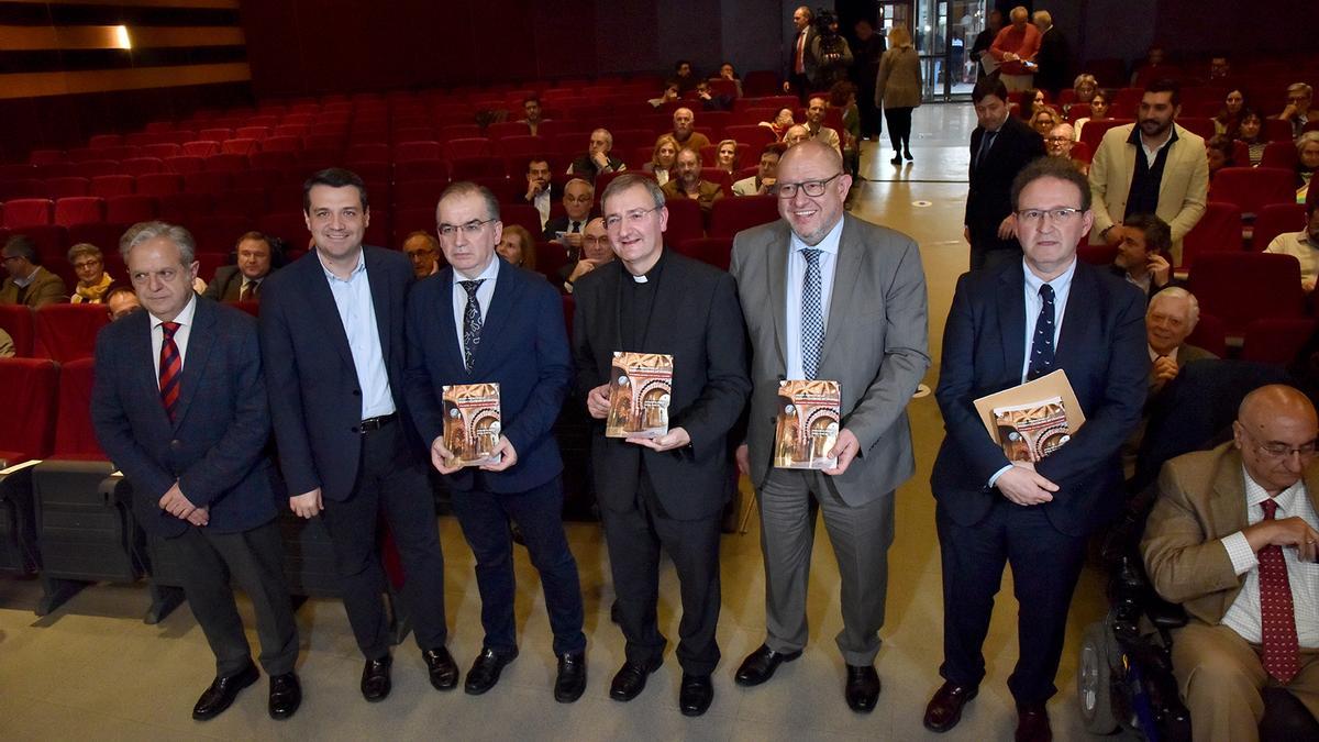 El Rectorado de la UCO acoge la presentación del libro del deán-presidente del Cabildo Catedral.