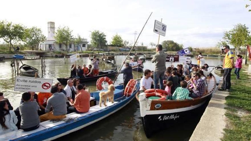 Una fiesta popular reclama la reducción de velocidad en el Saler para salvar su puerto