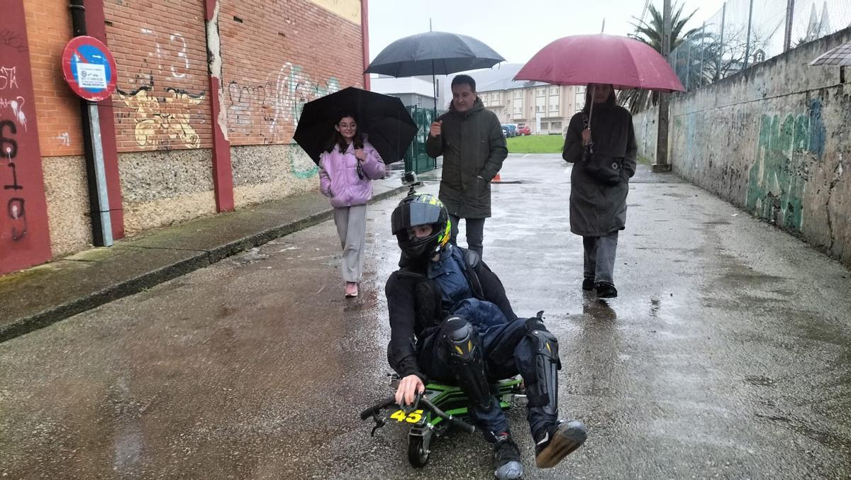 Un participante acercándose a la salida.