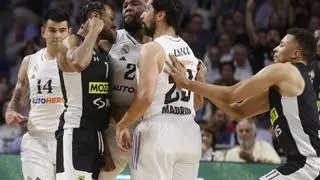 Una brutal tangana entre el Madrid y el Partizan obliga a los árbitros a pitar el final del partido antes de tiempo