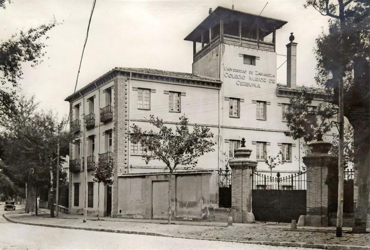 Colegio Pedro Cerbuna en 1931 en el paseo Ruiseñores de Zaragoza.