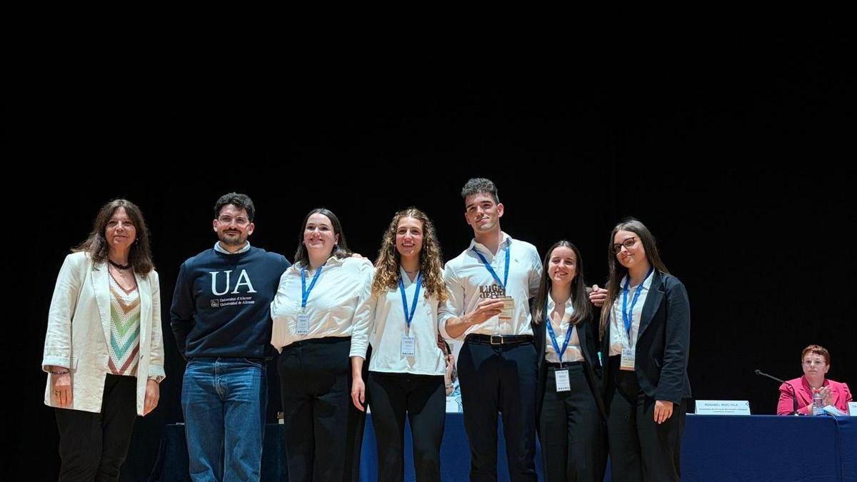 El equipo de la UA ha sido subcampeón en la Liga Debate Universitaria de la Xarxa Vives