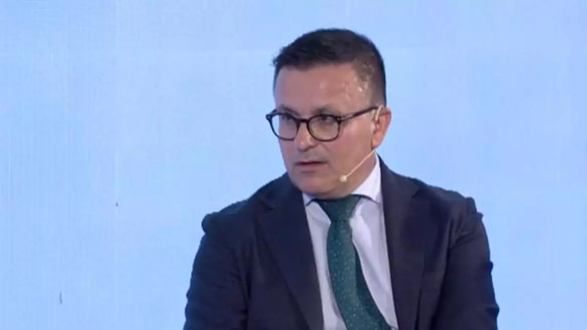 José González: "Hay un desajuste claro entre las necesidades de las empresas y la formación"