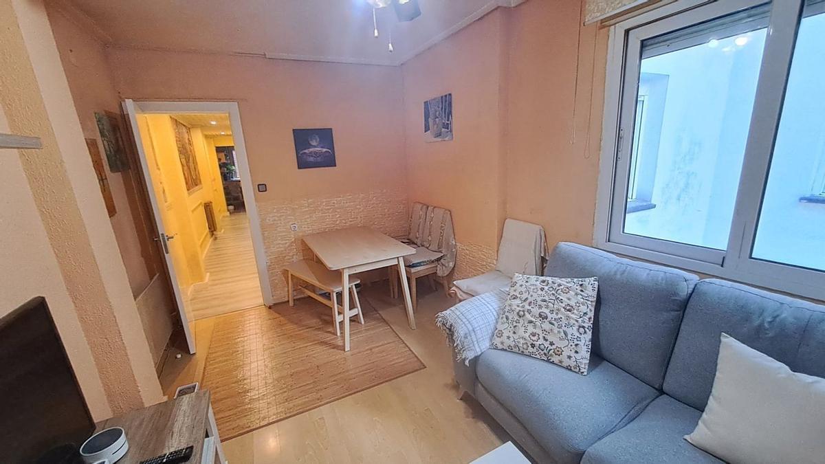Chollazo inmobiliario en Gijón: piso de tres habitaciones en el barrio más popular de la ciudad por menos de 75.000 euros