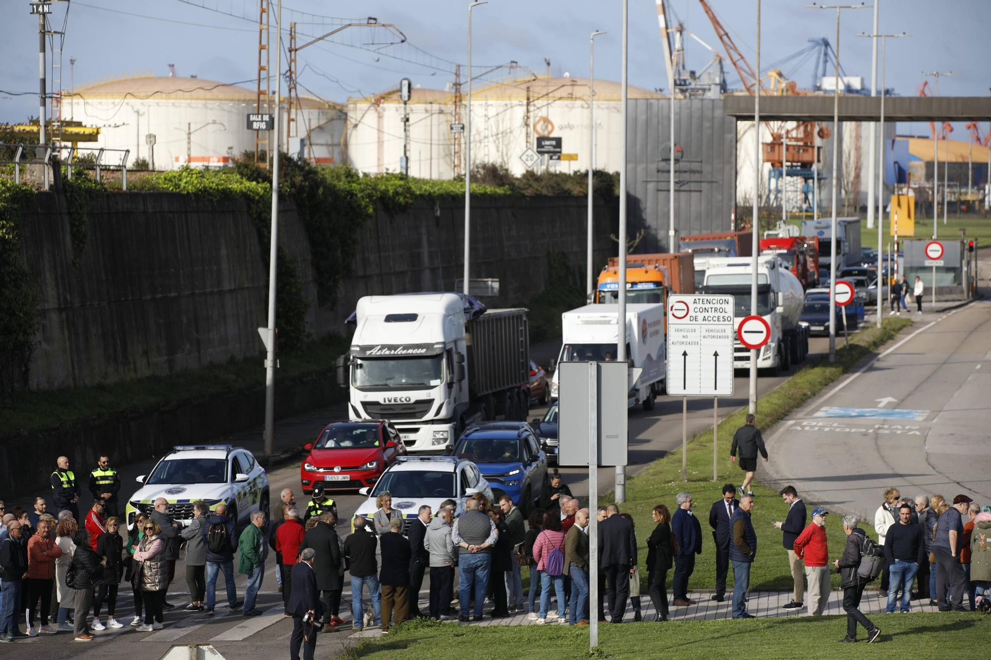 Gijón inicia las movilizaciones tras el enésimo fiasco con el vial de Jove