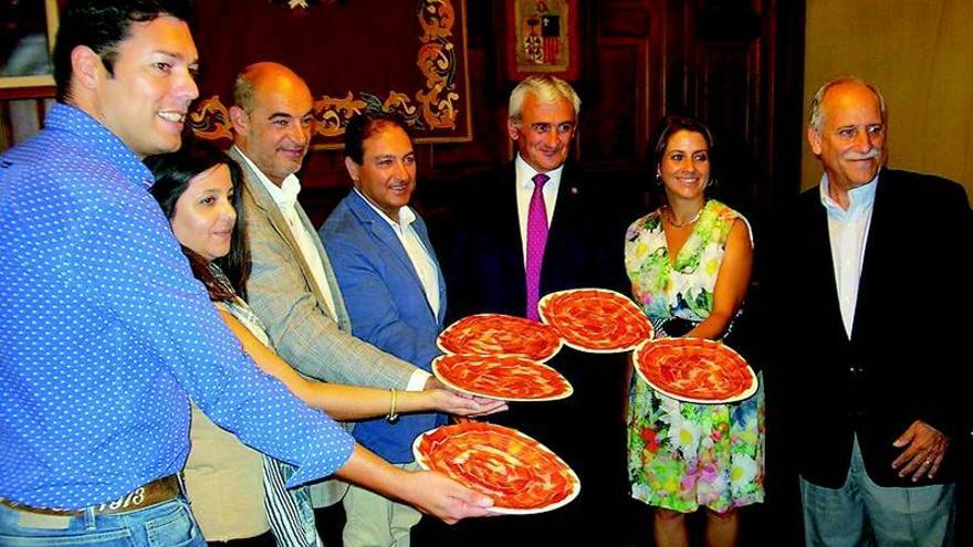 La paleta de Teruel se viste de largo en la Feria del Jamón