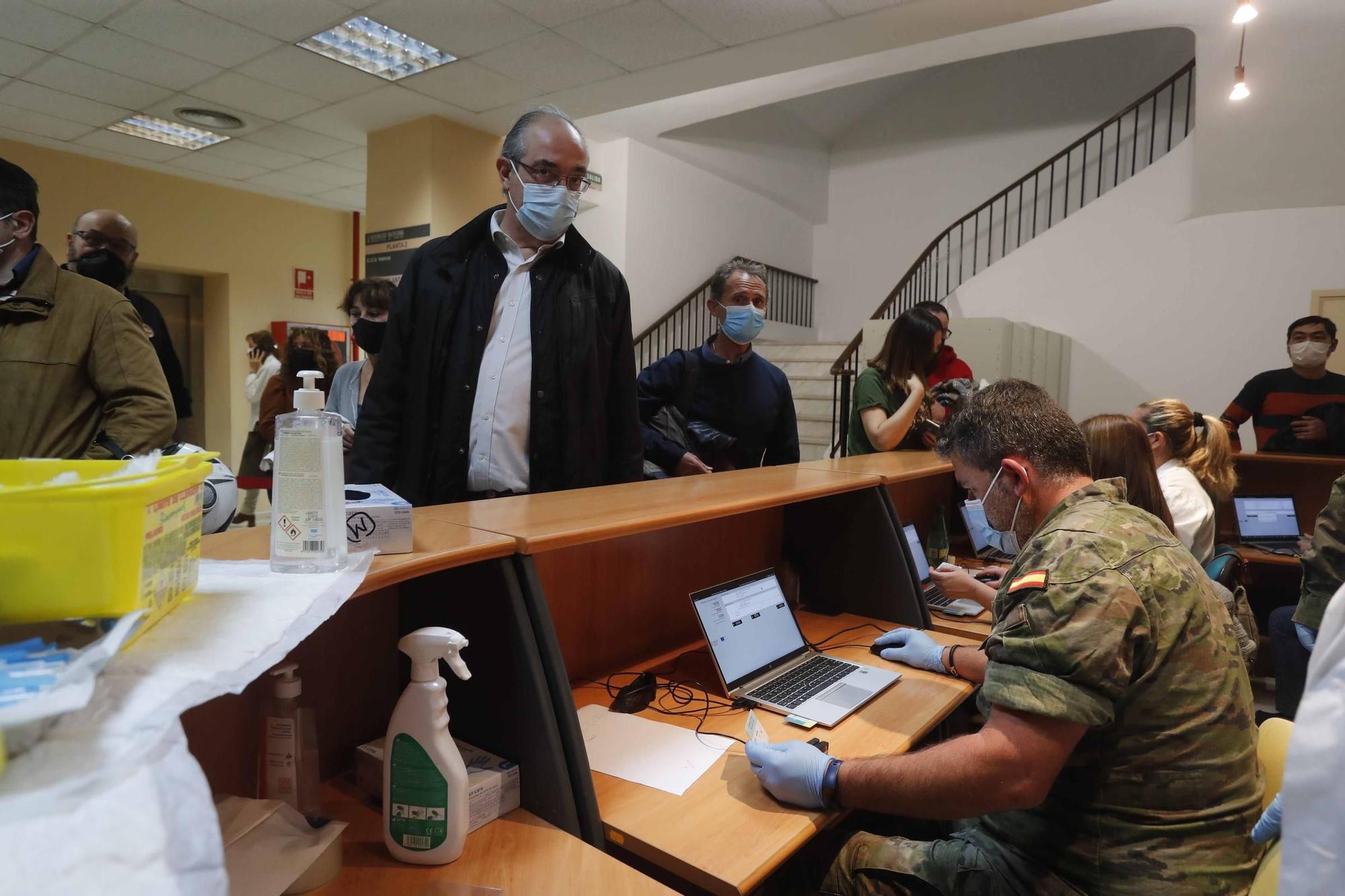 El Ejército comienza a vacunar en el hospital Doctor Peset de València