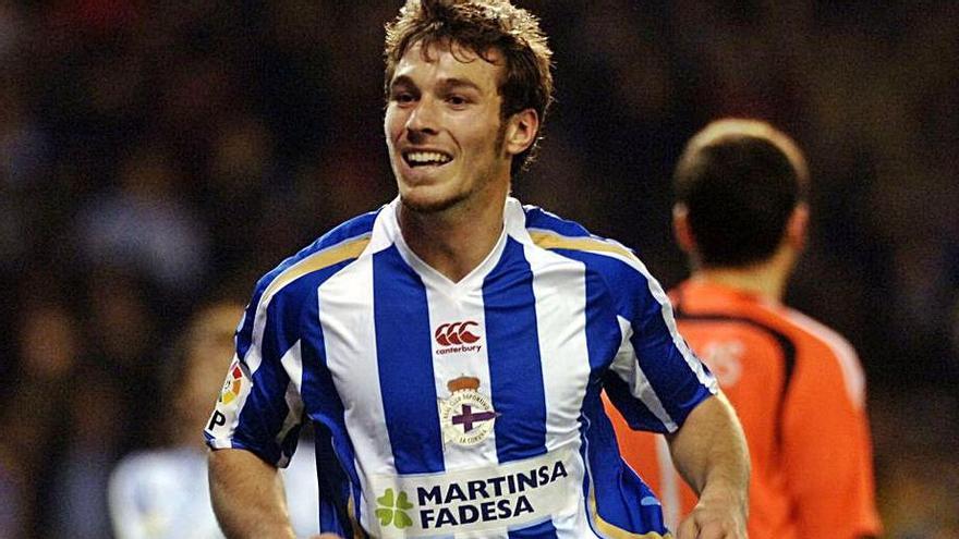 Xisco, Pablo Insua, Edu Expósito y Mujaid Sadick, con la camiseta del Deportivo. |  // JUAN VARELA / 13FOTOS / CARLOS PARDELLAS / ARCAY ROLLER AGENCIA